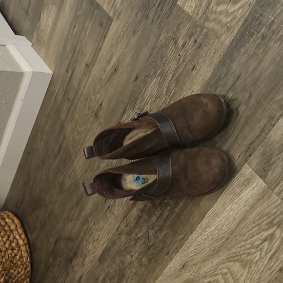 UGG Wright Belted Bootie - Picture 5 of 5